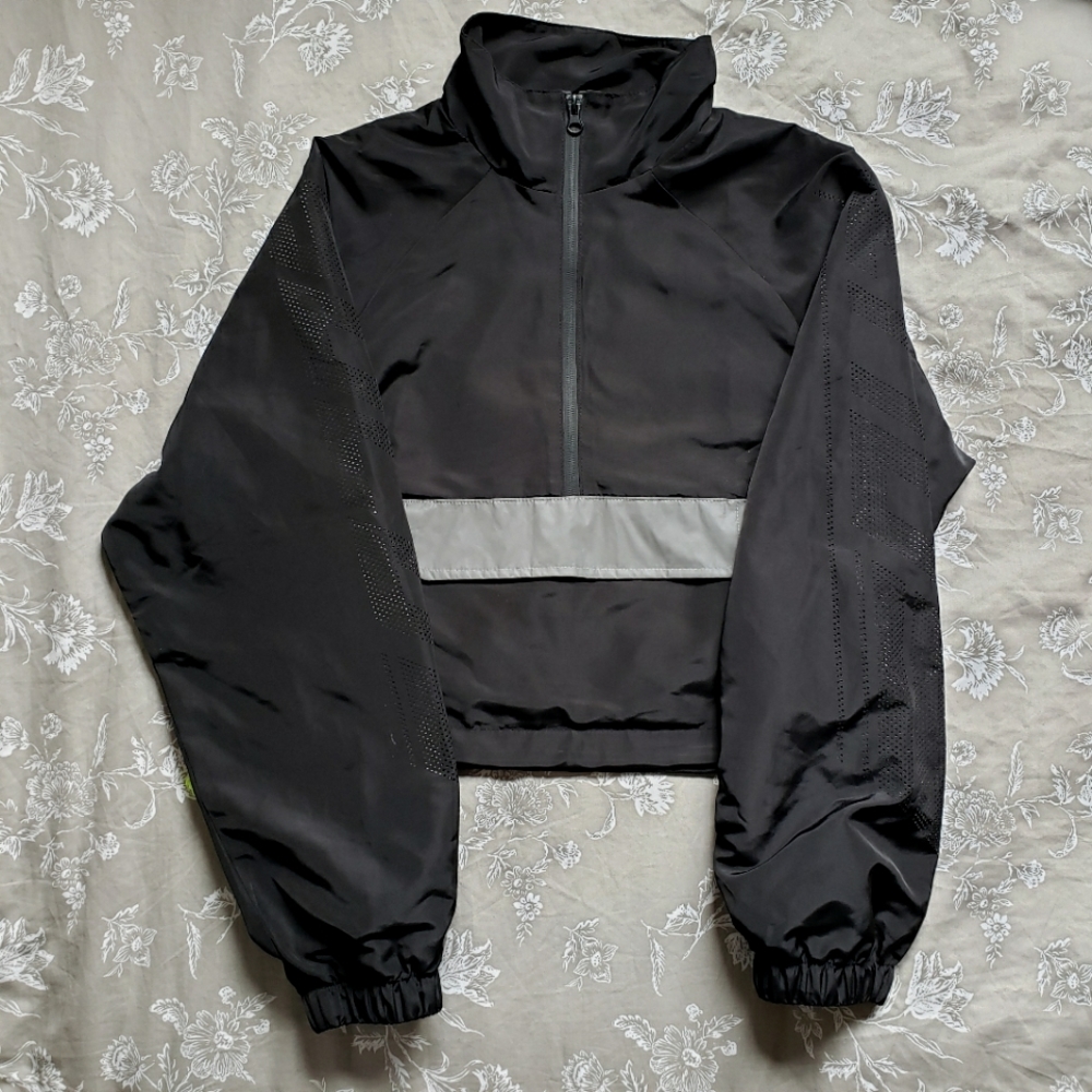 Black Reflective Cropped Jacket Size Small